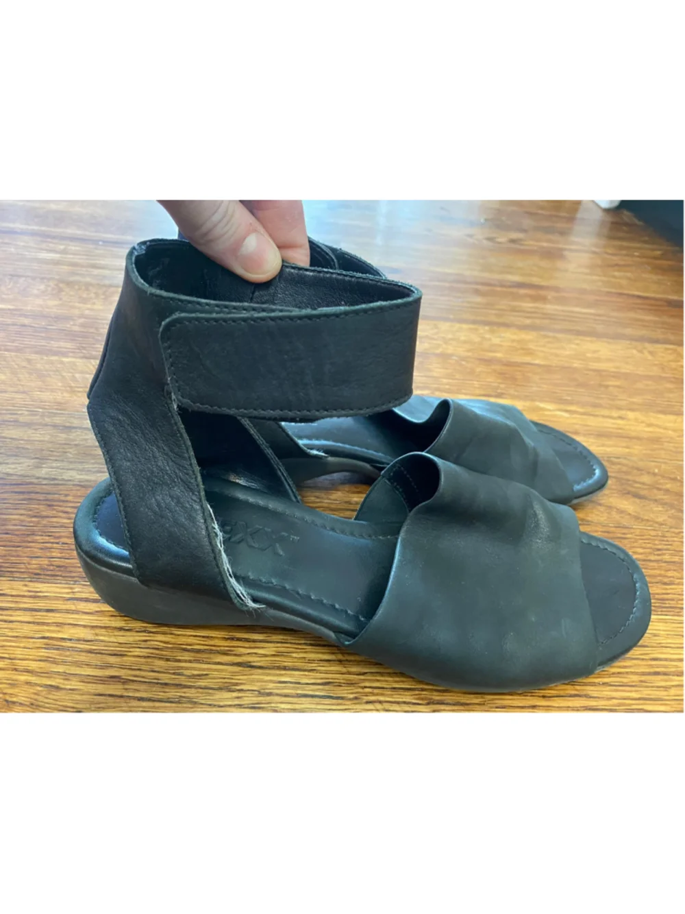 The Flexx Black Leather Ankle Strap Sandals Minimalist Modern Comfort Shoes US 8